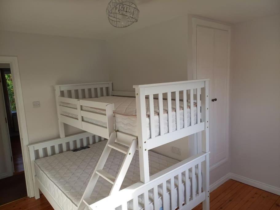 Вилла Large 4Bed Available Long-Term In Леттеркенни Экстерьер фото